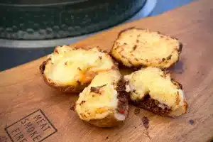 Chilli-Loaded Baked Potatoes Chilli-Loaded Baked Potatoes