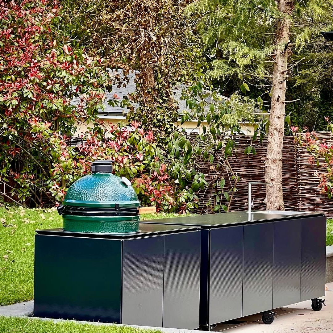 Outdoor Kitchen