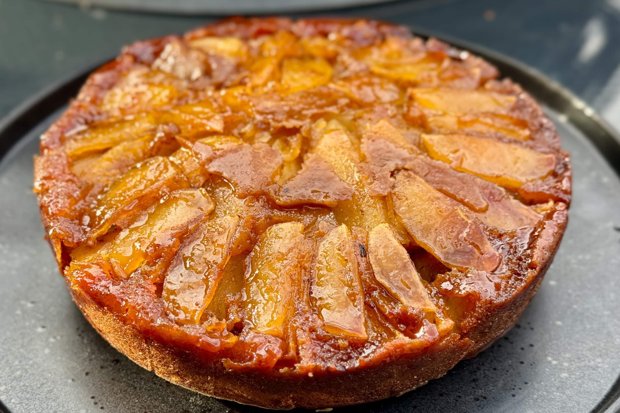 Apple upside down cake